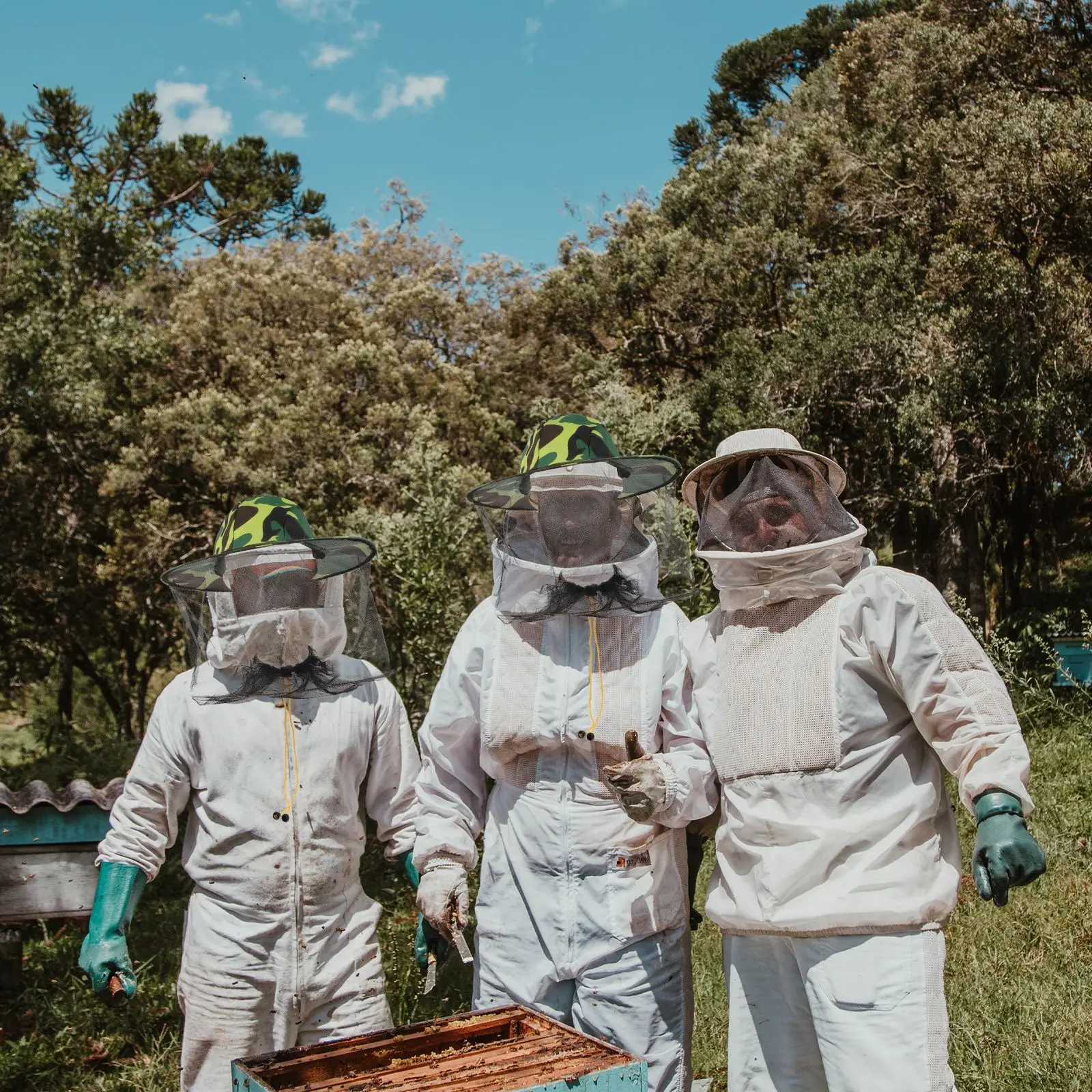 

Camouflage Men Fishing Cap Wide Brim Visor Sunshade Hunting Bee Keeping Mesh Hat Set Insects Mosquito Prevention Neck Head Cover