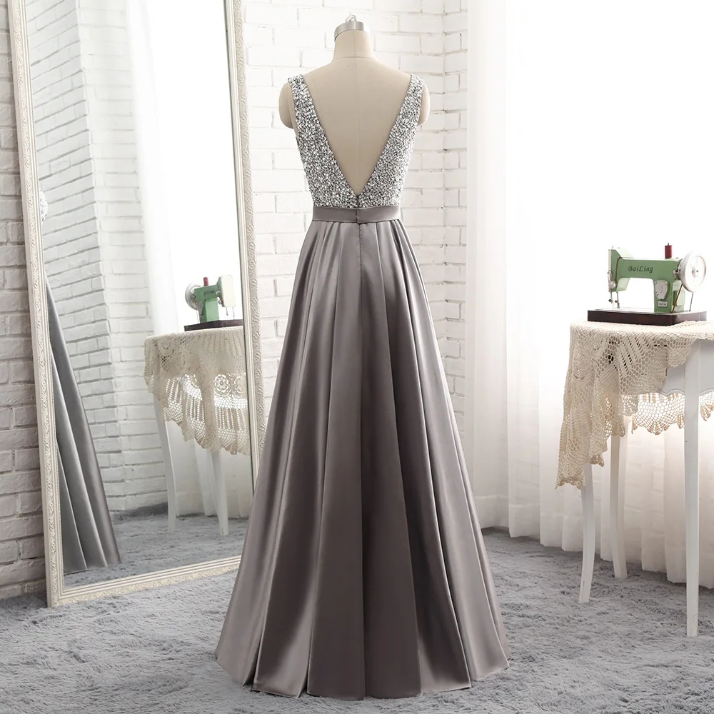 Длинное атласное платье для выпускного с открытой спиной v-образным вырезом и