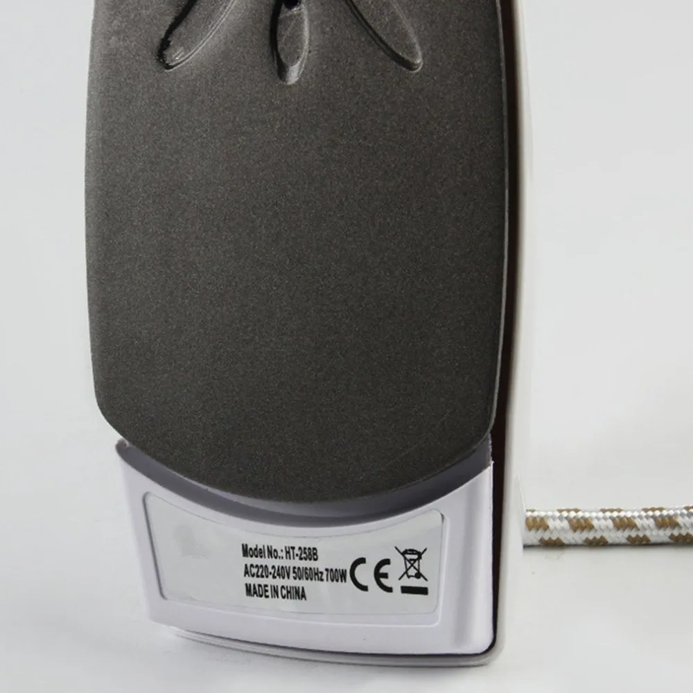 

700W Portable Compact Size Foldable Handle Electric Steam Iron Baseplate Steam Iron Handheld Home Travel Use