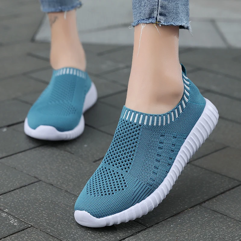 

2020 New Summer Mesh Shoes Sports Shoes Men's Shoes Breathable Couple Casual Shoes Cover Men's Shoes Loafers Casual Walk 36-43