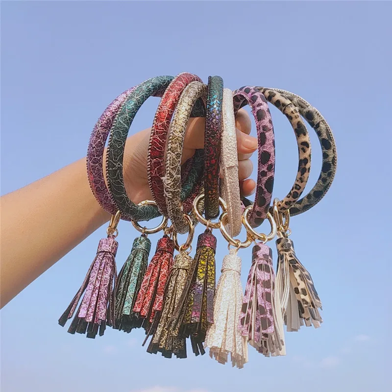 2019 модный Радужный Браслет из искусственной кожи с круглыми кисточками брелок