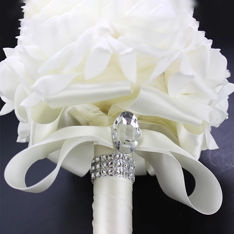 Свадебный букет искусственные шелковые розы для подружки невесты с кристаллами