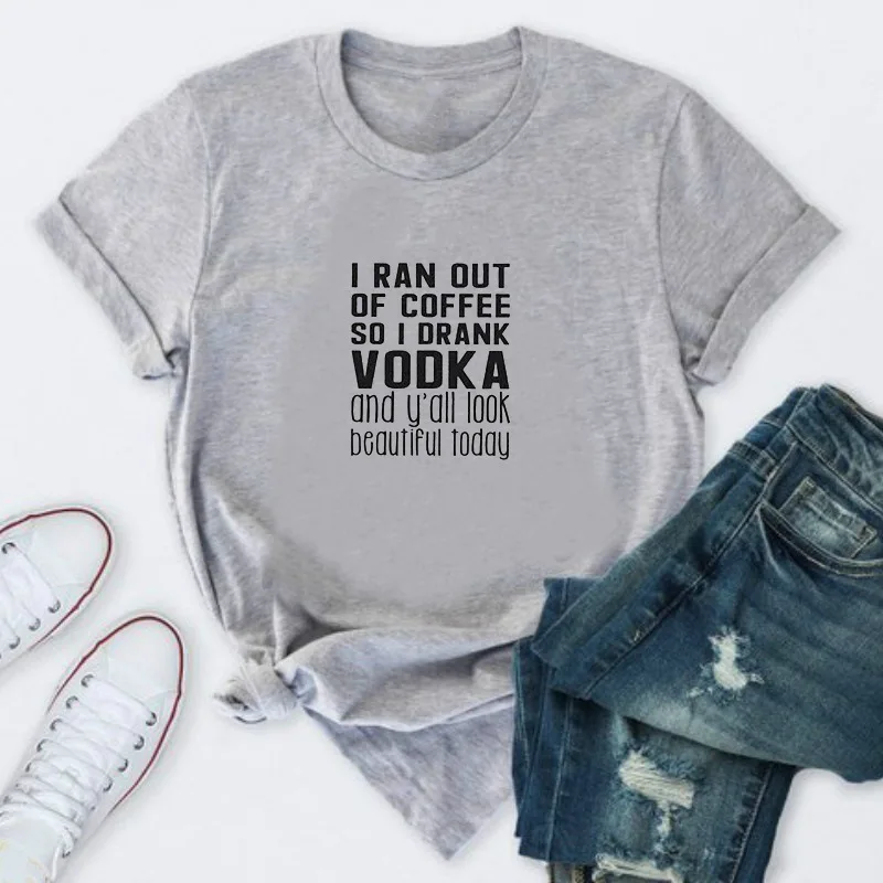 У меня закончился кофе с буквенным принтом Футболка для женщин коротким рукавом