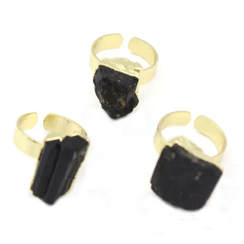 Нестандартное натуральное черное турмалиновое кольцо с драгоценным камнем