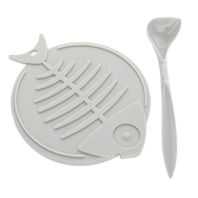 

Portable Silicone Pet Food Canned Lid And Pet Spoon Pet Food Cover Storage Keep Food Fresh And Safe Sealing Lids Pet Supplies