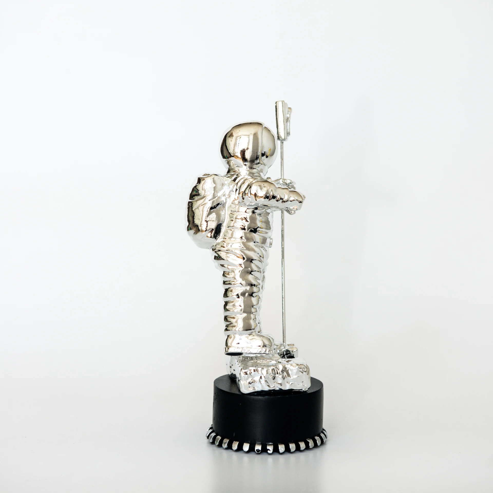 Premios MTV para v&iacute;deo y m&uacute;sica, premios VMA 2020, Moonman premios MTV, MTV winner,VMA winner, 2020-3
