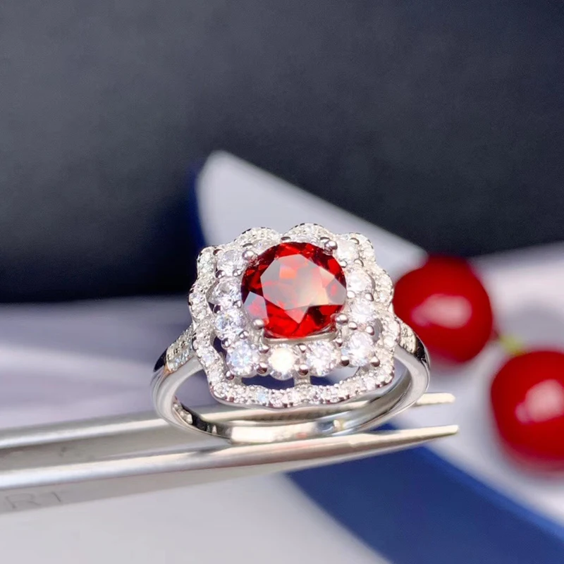 Женское кольцо из серебра 925 пробы с гранатом для вечерние 7 мм естественное стиль