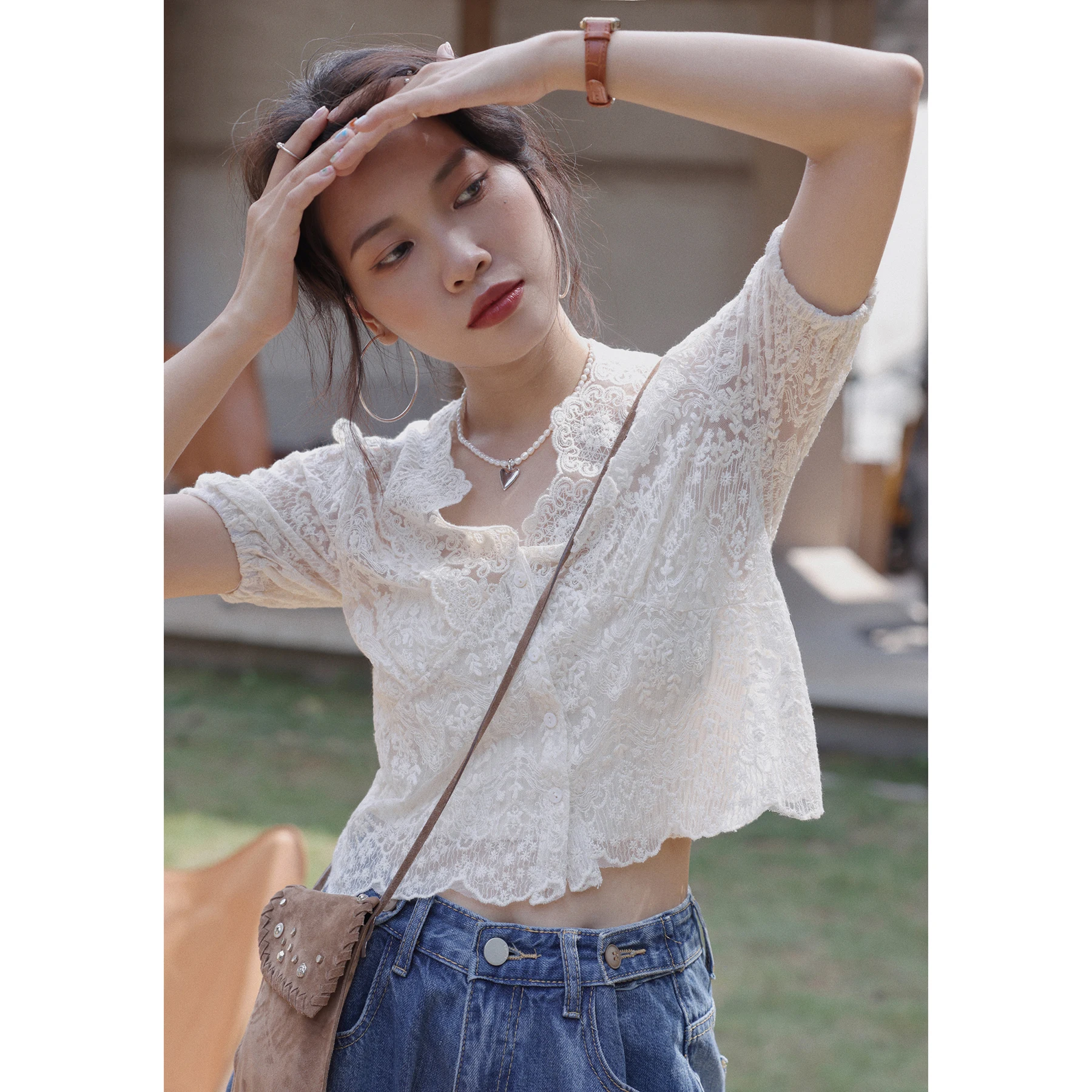 

OYANXI French palace style short-sleeved shirt women summer new style niche design lace sweet blouse