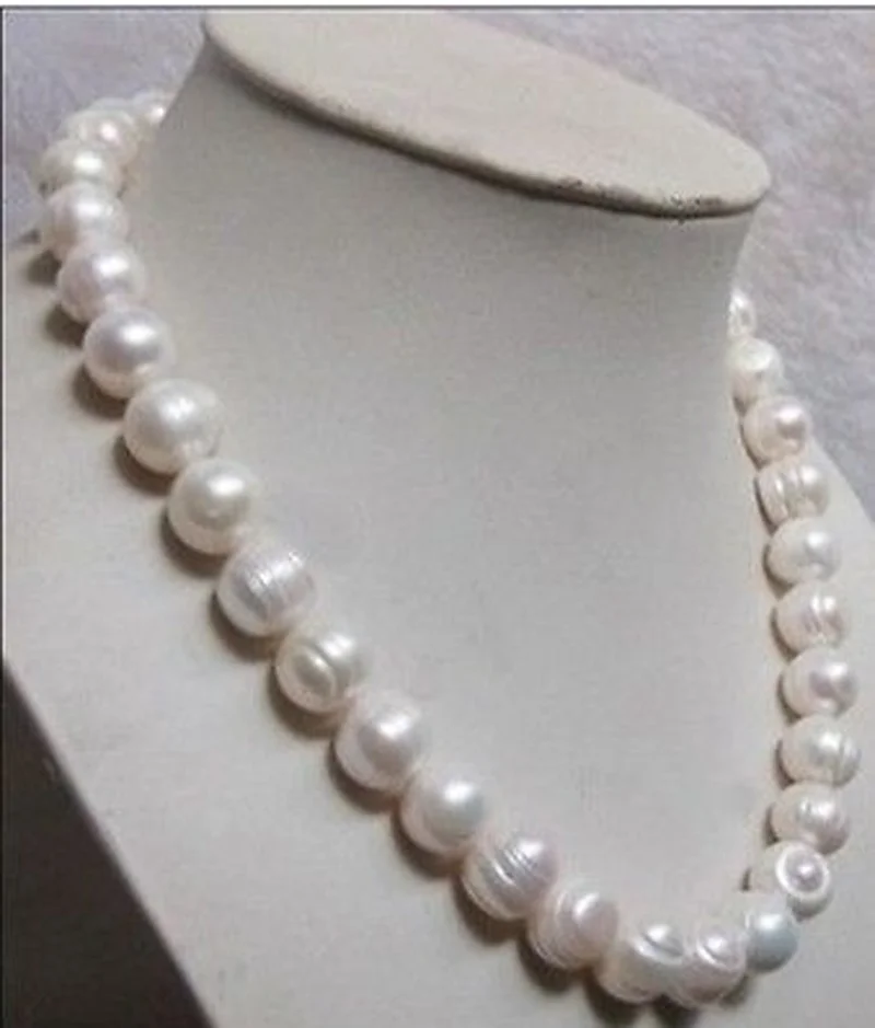 

white shell pearl fashion bracelet earring and necklace set