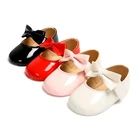 Туфли для новорожденных девочек, обувь для первых шагов из искусственной кожи с бантом, на мягкой нескользящей подошве, красные, черные, розовые, белые