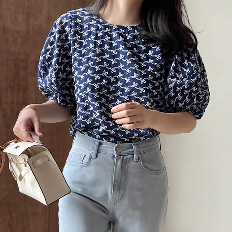

Korejpaa Women Shirt 2021 Summer French Retro Temperament Round Neck Embroidery Hollow Design Loose Versatile Puff Sleeve Blouse