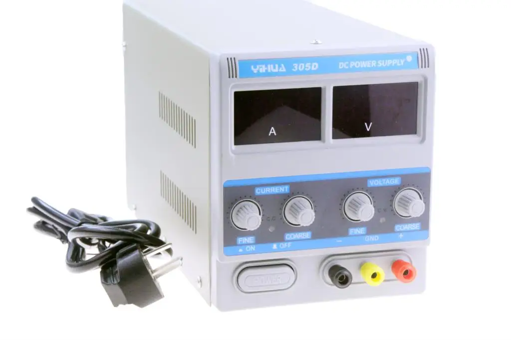 Yihua 305d 30v 5a Fonte de Alimentação 220v Ajustável dc pc Laptop Reparo Teste de Energia Regulada Fonte de Fornecimento Alta Qualidade Reguladores de tensão/estabilizadores