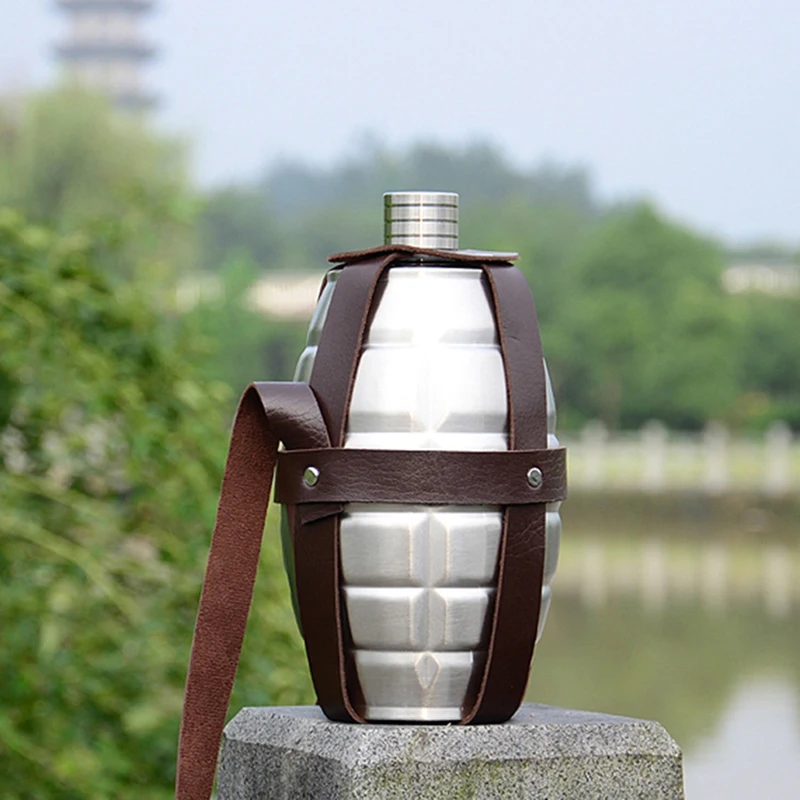 

64oz Large Capacity Spot Pattern Hip Flask grenade Hip Flask Leather Holster Large Capacity Stainless Steel Hip Flask