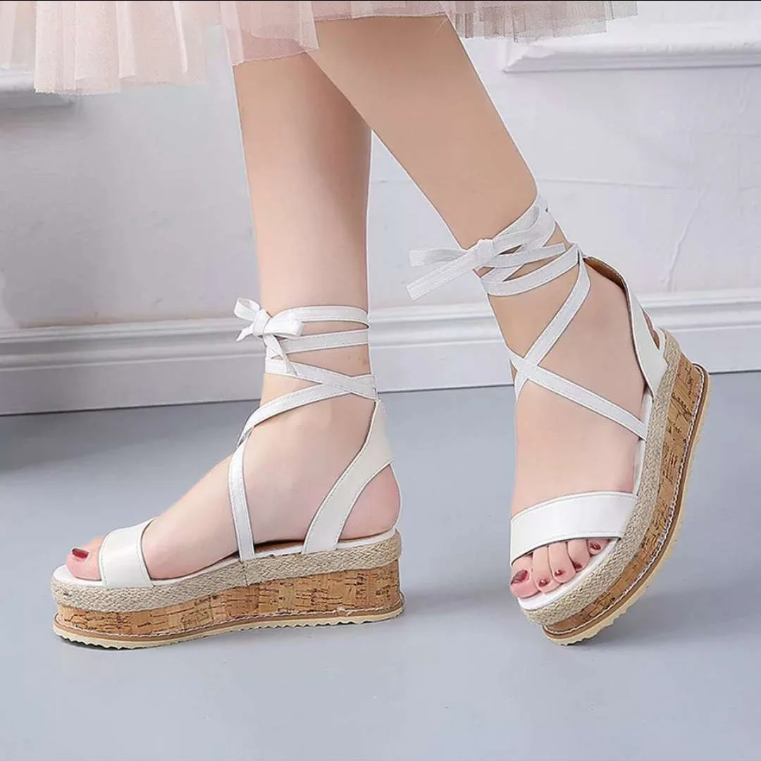 Женские босоножки на танкетке белые повседневные сандалии гладиаторы с открытым