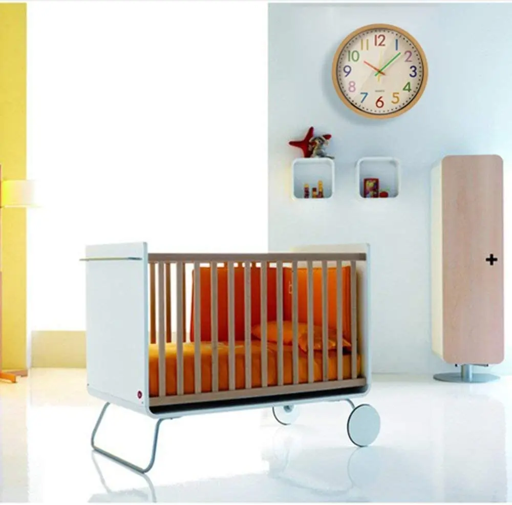 Детские настенные часы с цветными цифрами бесшумные большие декоративные в