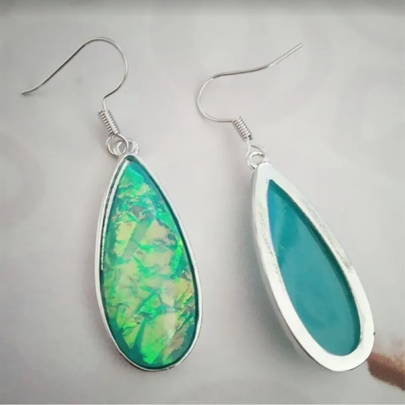 

A Pair of Fashionable Moonstone Earrings Long Horn Water Drop Crystal Moonstone Earrings for Women