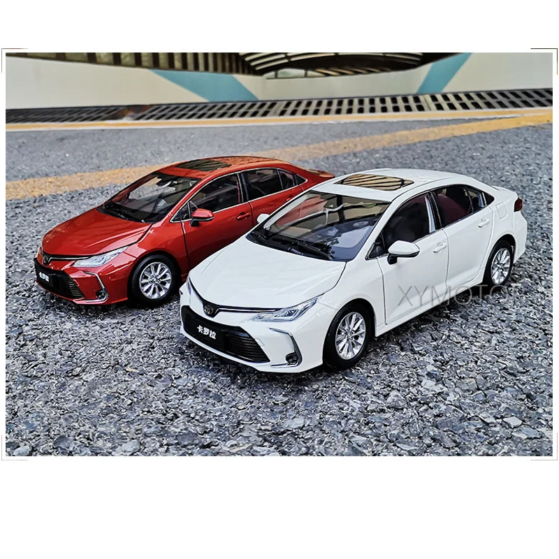 

1/18 Новая модель автомобиля Toyota Corolla 2019, подарок для мальчиков, коллекционный дисплей, красный/белый металл, пластик, резина