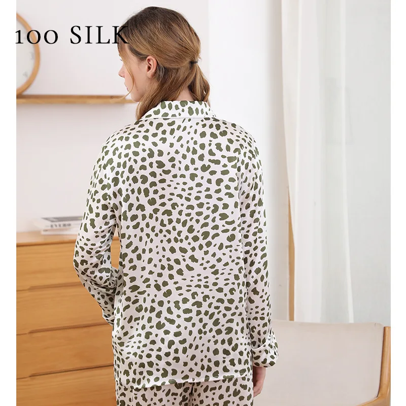Пижама женская длинная из шелка с леопардовым принтом и V-образным вырезом 19 мм |