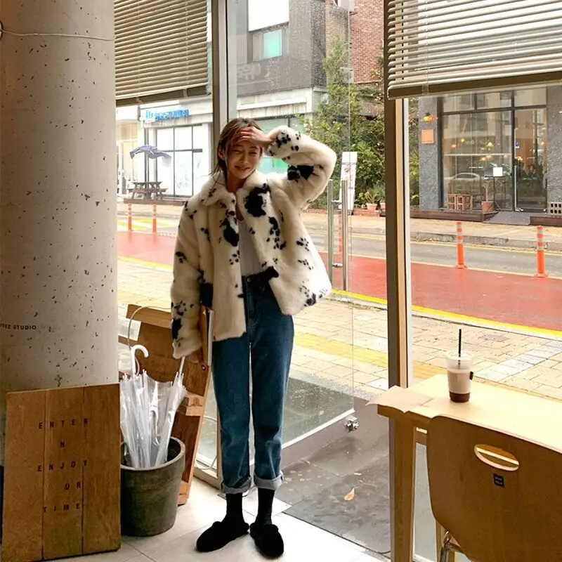 Женская зимняя одежда короткая кремовая белая Молодежная Повседневная шуба из