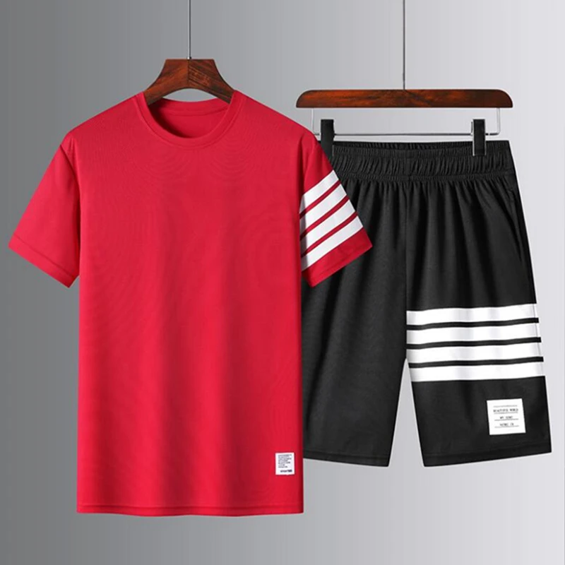 Костюм спортивный мужской из 2 предметов быстросохнущий с коротким рукавом |