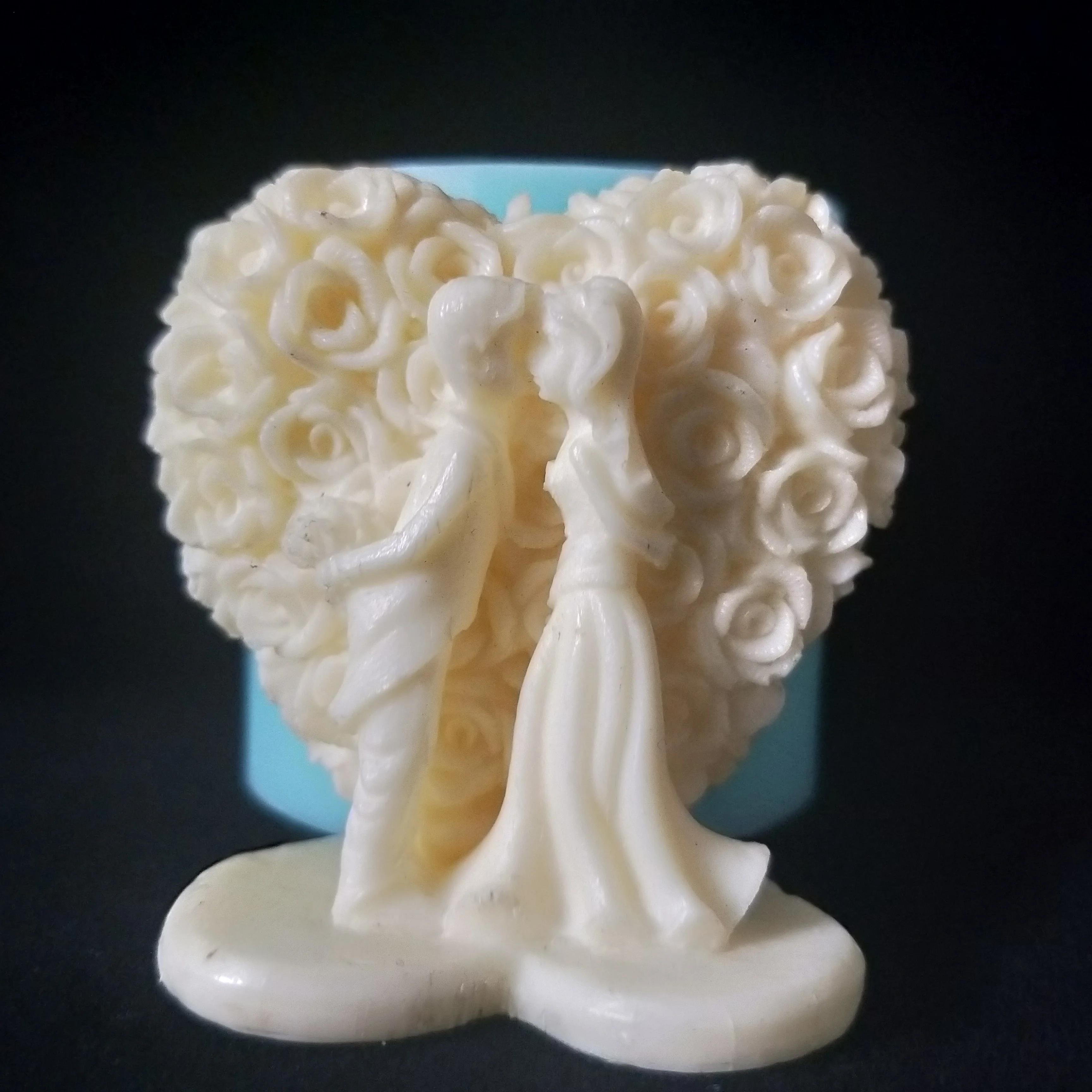 Свадебные формы для невесты и свеча в виде фигурки жениха инструменты