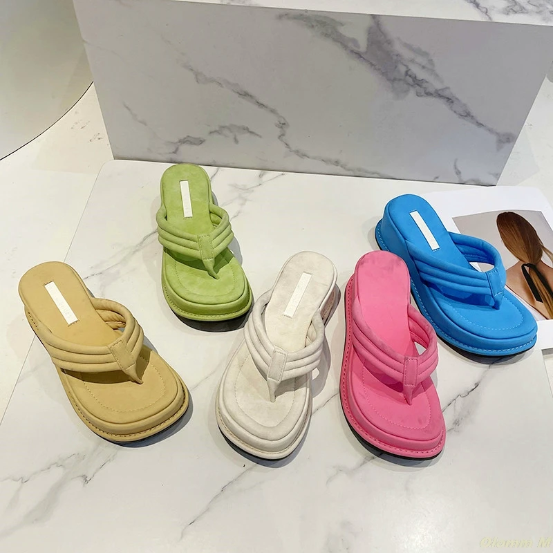 

Color Mixed Color Thick Bottom Flip Flops Women Famous Designer Clip Toe Slippers Ladies Platform Sandal Slides Beach Shoes 2021