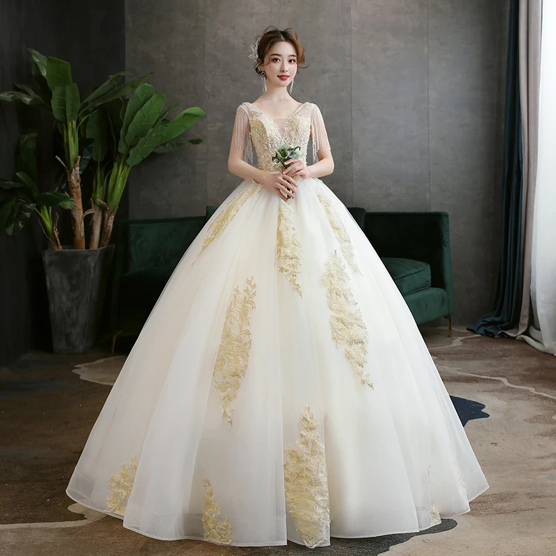 Женское свадебное платье белое фатиновое цвета шампанского с открытыми плечами