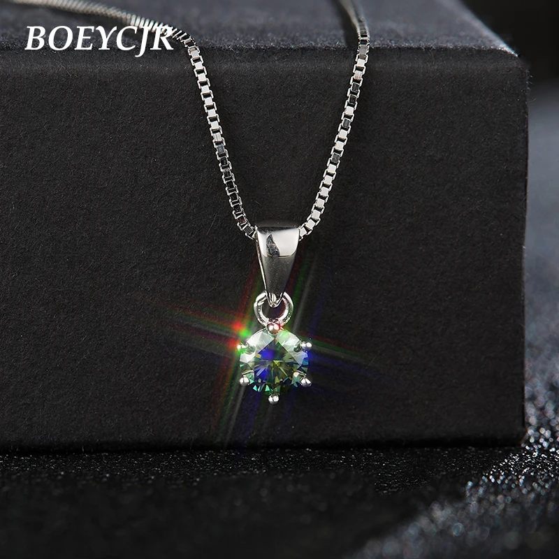 

BOEYCJR 925 Silver 0.5ct/1ct/2ct Green Moissanite VVS1 Engagement Elegant Wedding Pendant Necklace for Women Gift