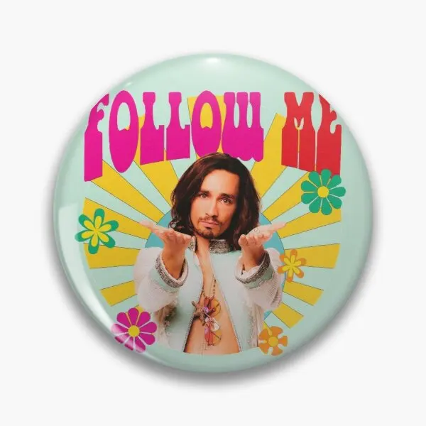 

Klaus Follow Me lya Soft Enamel Pin Cute Lapel Pin Decor Cartoon Lover Hat Clothes Gift Brooch Metal Collar Fashion Jewelry