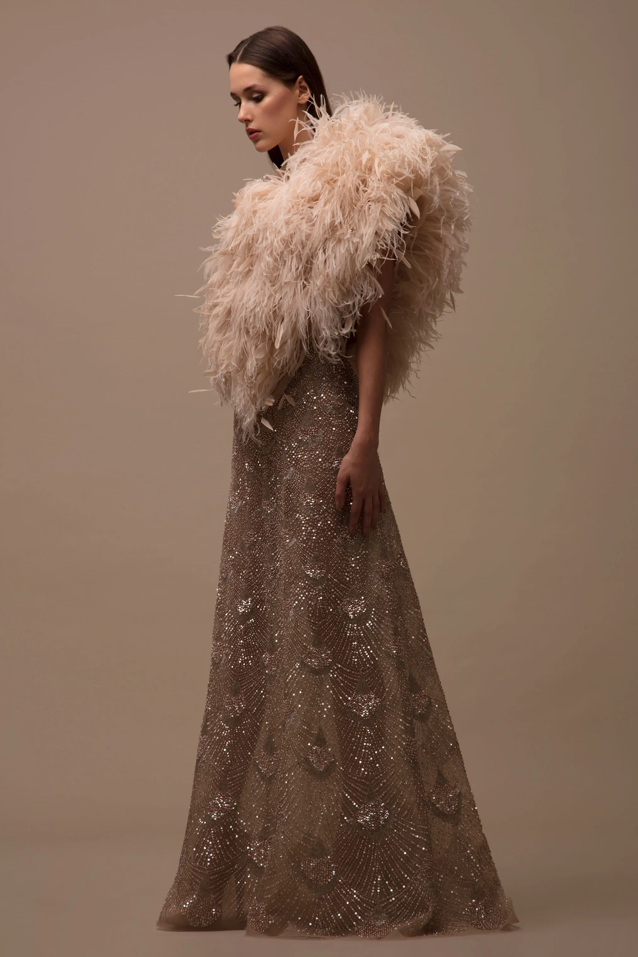 2020  Luxury Feather Tippet Prom Gowns A-Line Full Length Sleeveless Beaded Sequins Cloth Party Dresses Evening Dresses