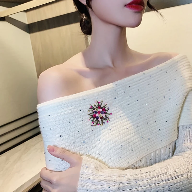 

Korean Version Of Fashion Geometric Alloy Color Diamond Retro Brooch