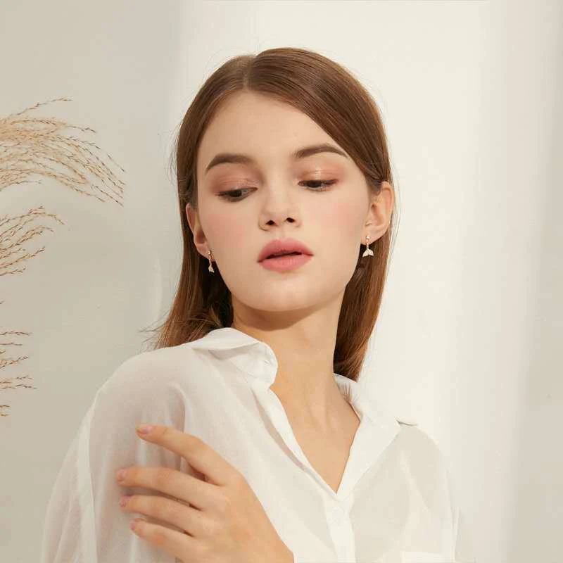 

Fashion Concise Style Stud Earrings For Women Gold Color Whale's Tail Degin Jewelry Piercing Studs For Women Ear Accessories