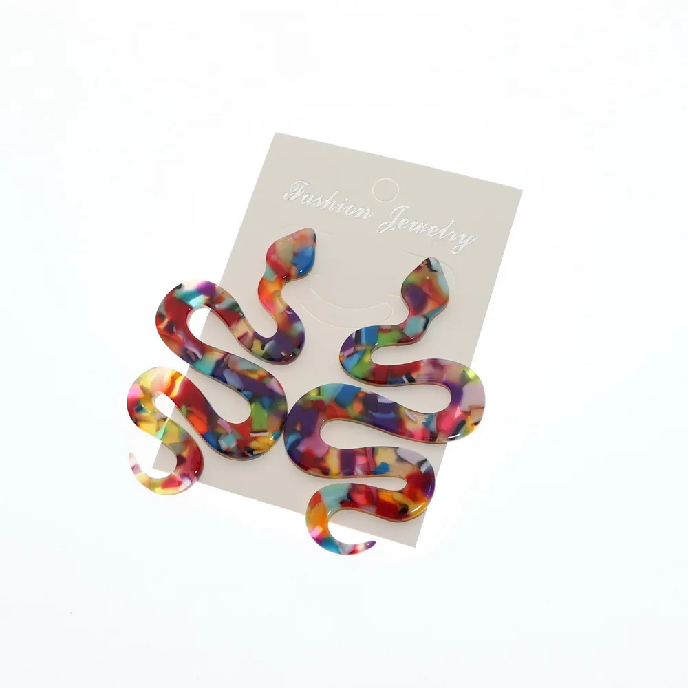 Женские акриловые серьги гвоздики со змеиным узором длинные из черепаховой