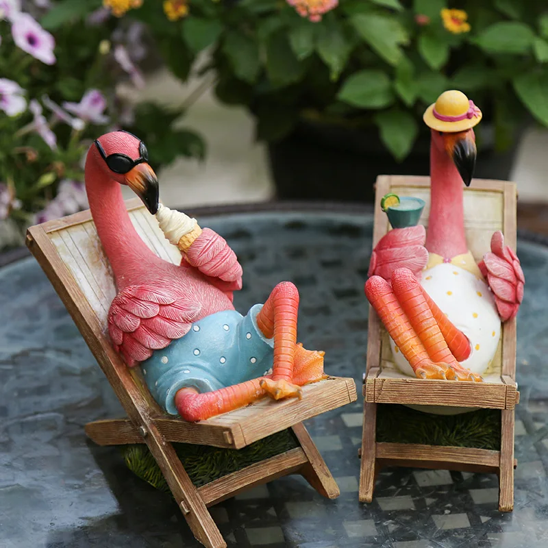 

Resin Creative Cartoon Flamingos Figurine Art Bird Sculpture with Straw Hat and Sunglasses for The Garden Home Decoration Statue
