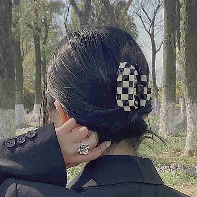 

1Pc Checkerboard Hair Claws Hairgrip Elegant Bathing Hair Accessories Girls Barrette Hairpins For Women Headwear Clips Hair K3M4