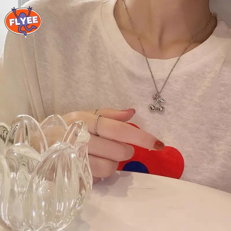 

Women Necklace Metal Necklaces Gothic Metal Connecting Heart Neck Chain Sweet Cute Student Jewelry Collar Necklace Goth