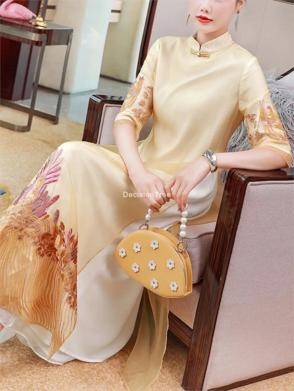 

2022 chinese dress women evening party dress gown elegant qipao lace cheongsam chinese style flower embroidery wedding dress