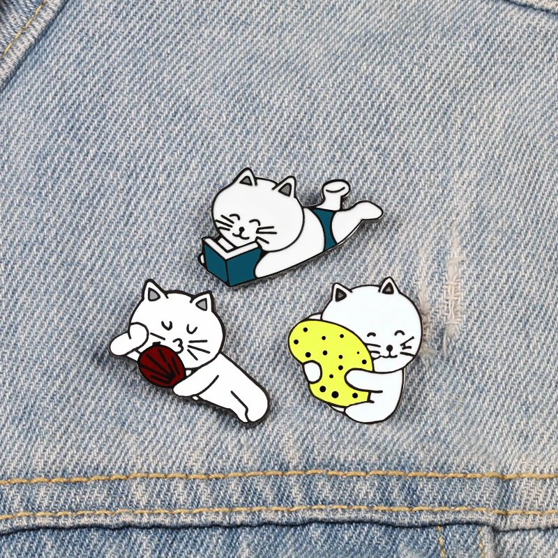 С рисунком кота из мультфильма коллекция Брошь вентилятор для чтения ленивый