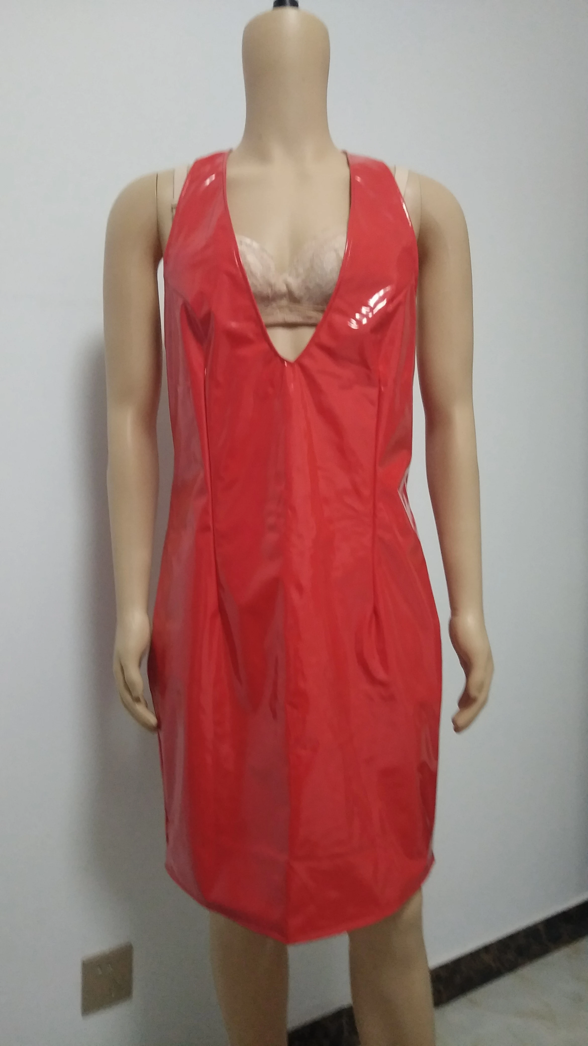 ПВХ искусственная кожа Мокрый женское сексуальное платье с глубоким v-образным