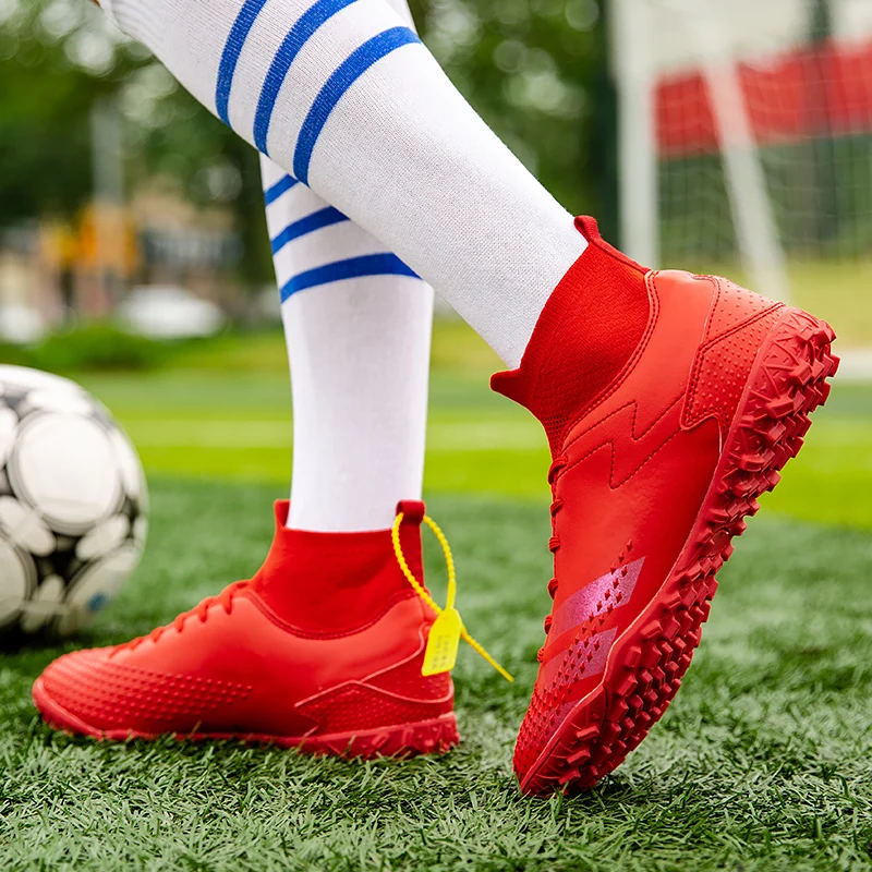 Высокие спортивные кроссовки мужские комнатные детские футбольные бутсы