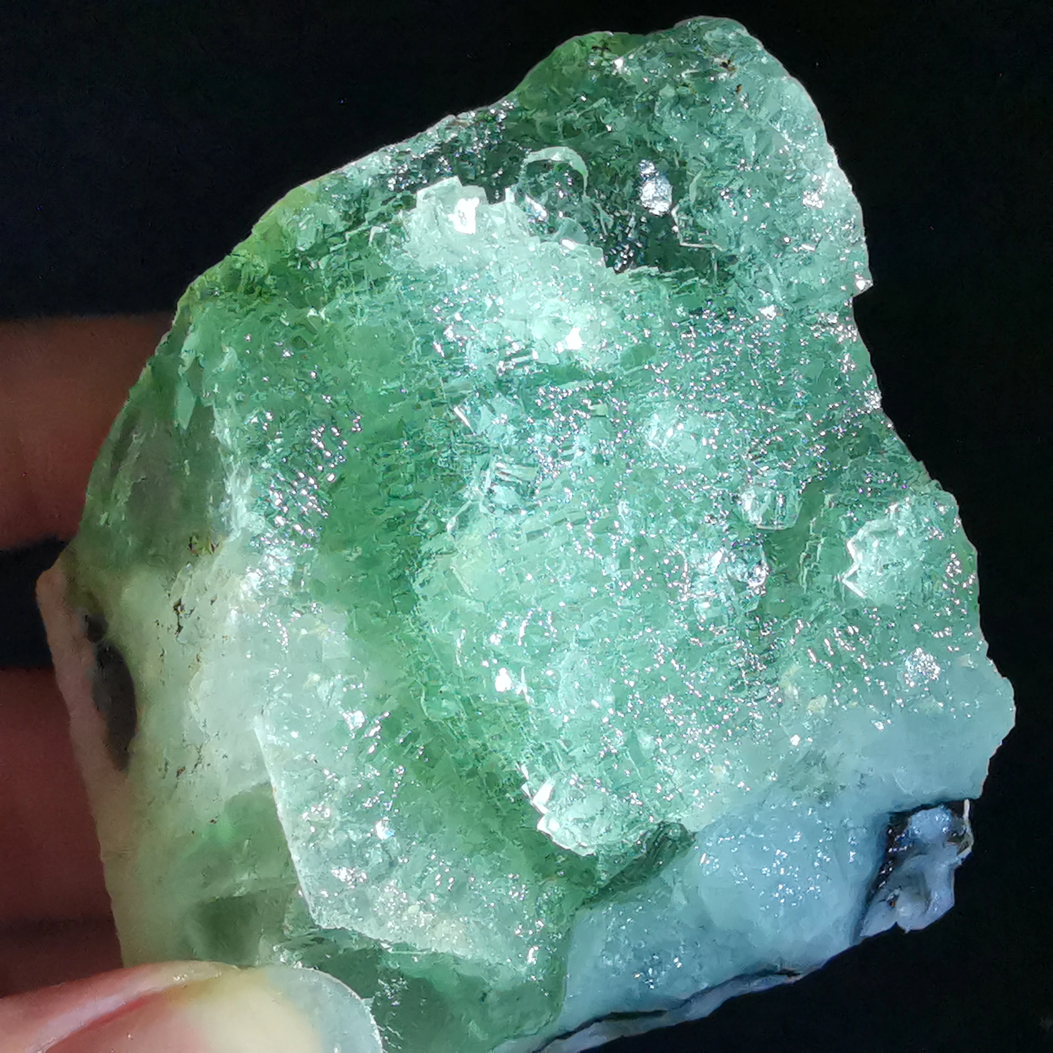

183g100% rare natural green fluorite shining polyhedron ladder shaped quartz energy stone decorative mineral specimens