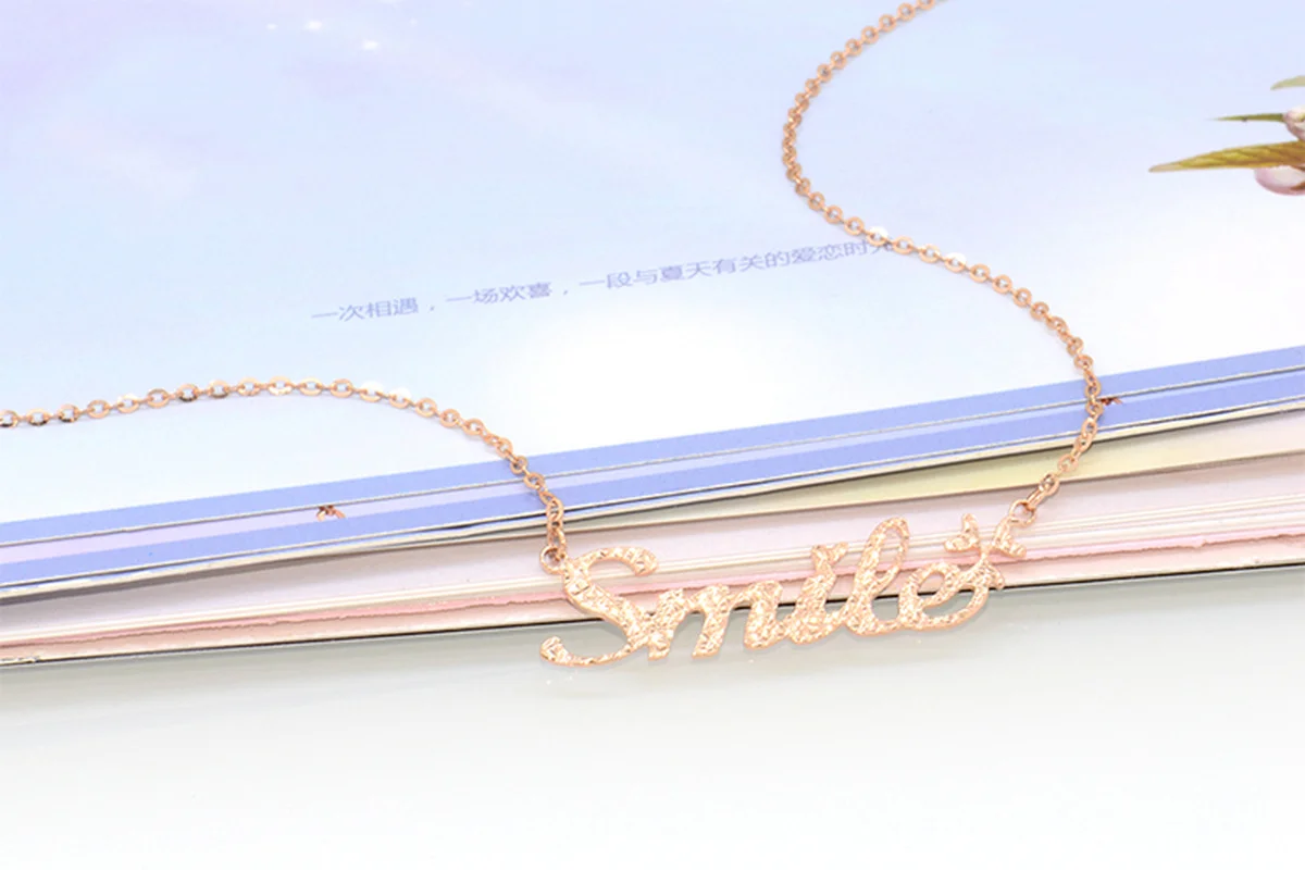 Цепочка с подвеской в виде букв улыбка 18 к|Ожерелья| |