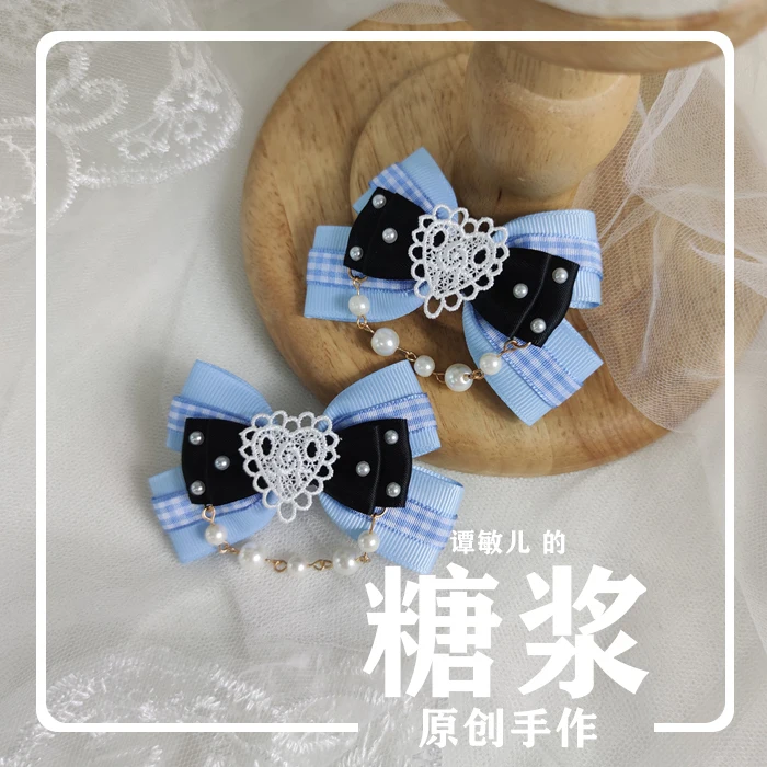 В сказочном стиле с рисунком из аниме близнецы Алиса: безумие возвращается зажим