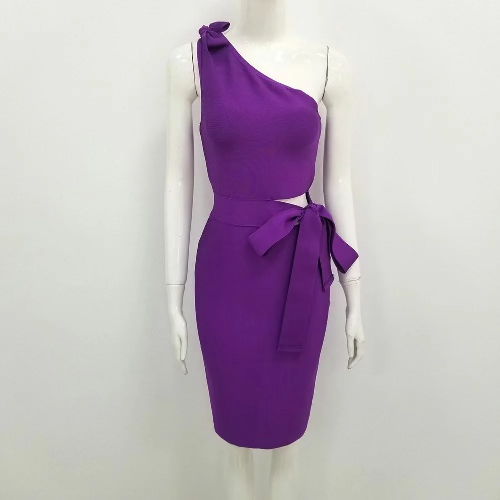 Женское вечернее облегающее платье миди фиолетовое на одно плечо с поясом в