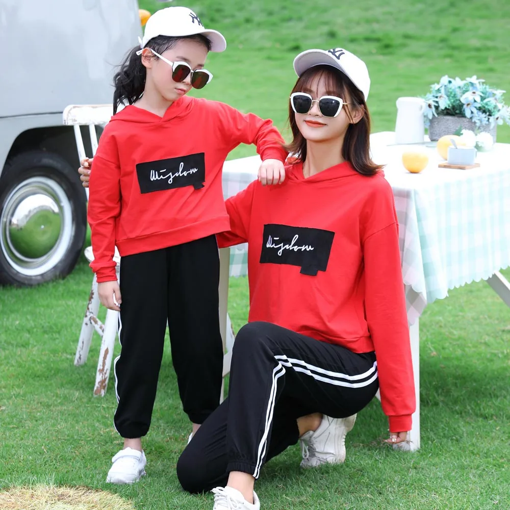 

Семейная одежда, одежда для родителей и детей, одежда для родителей и детей, детская спортивная футболка, шорты, Женский костюм для девочек, ...