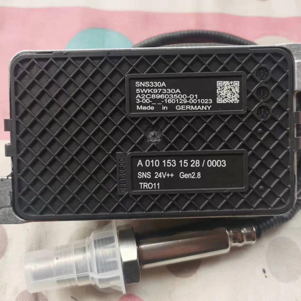 5WK97330A A0101531528 подлинный датчик содержания кислорода азота для Mercedes-Benz |