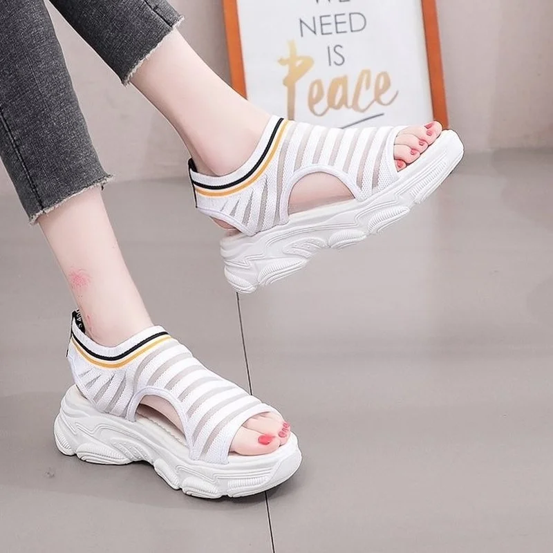 

Босоножки женские спортивные, Новинка лета 2021, Стильные повседневные Модные женские сандалии на плоской подошве, удобные женские сандалии ...