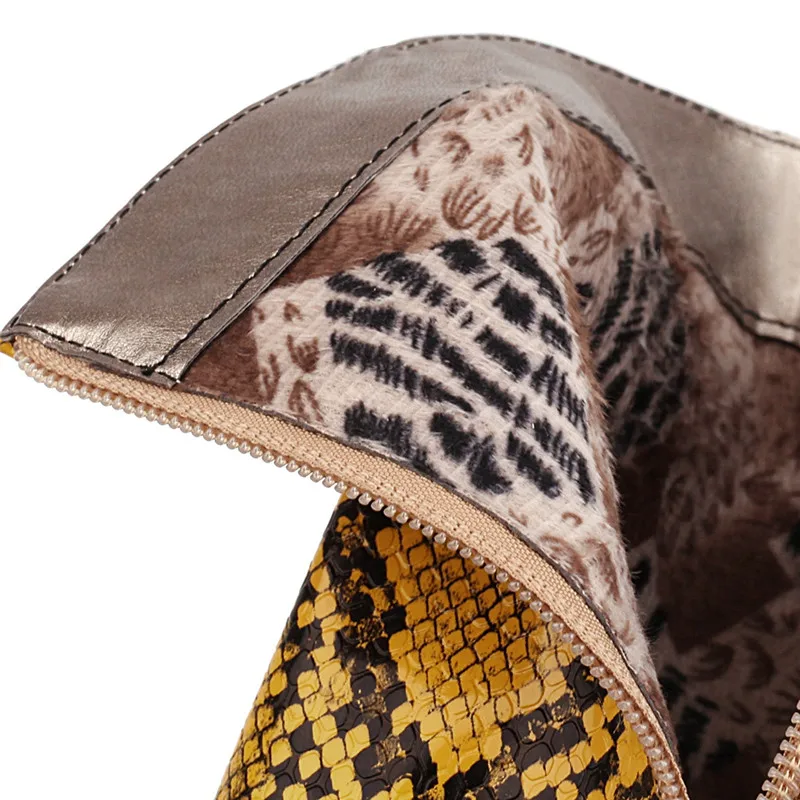 Женские ковбойские сапоги YMECHIC зимние на танкетке средней длины со змеиным