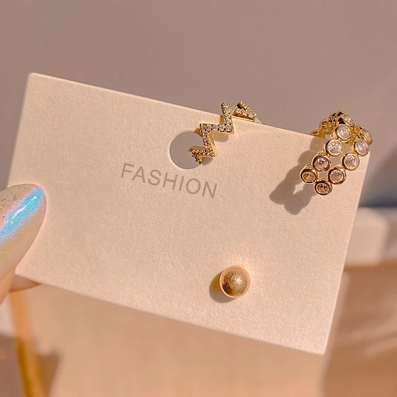 

CZ Crystals Gold Ear Cuff For Women Charming Zircon Clip On Earrings Gold Ear Cuff Without Piercing