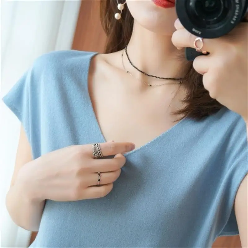 

Ice silk V-neck short sleeve T-shirt for women 2021 new summer thin Korean loose knit solid color versatile ins top